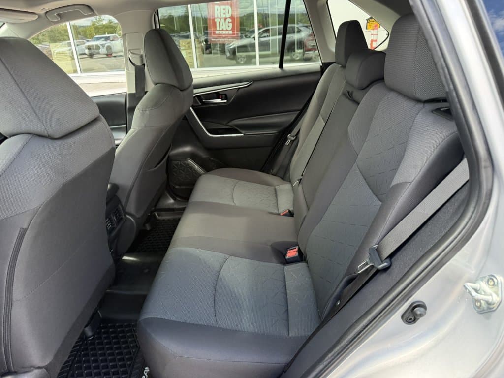 Toyota RAV4 2024 — photo 11