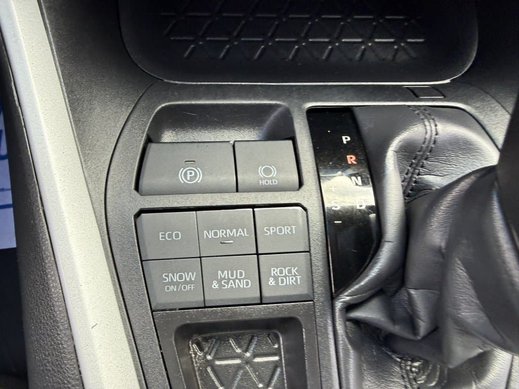 Toyota RAV4 2024 — photo 18
