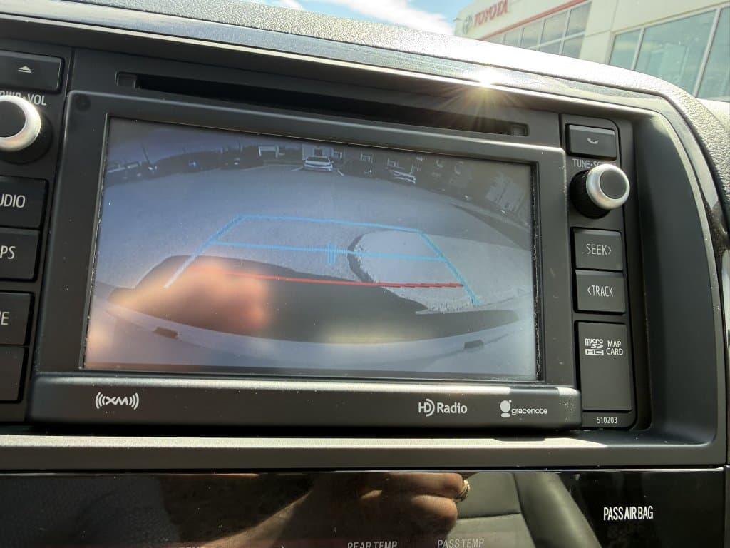 Toyota Sequoia 2018 — photo 13