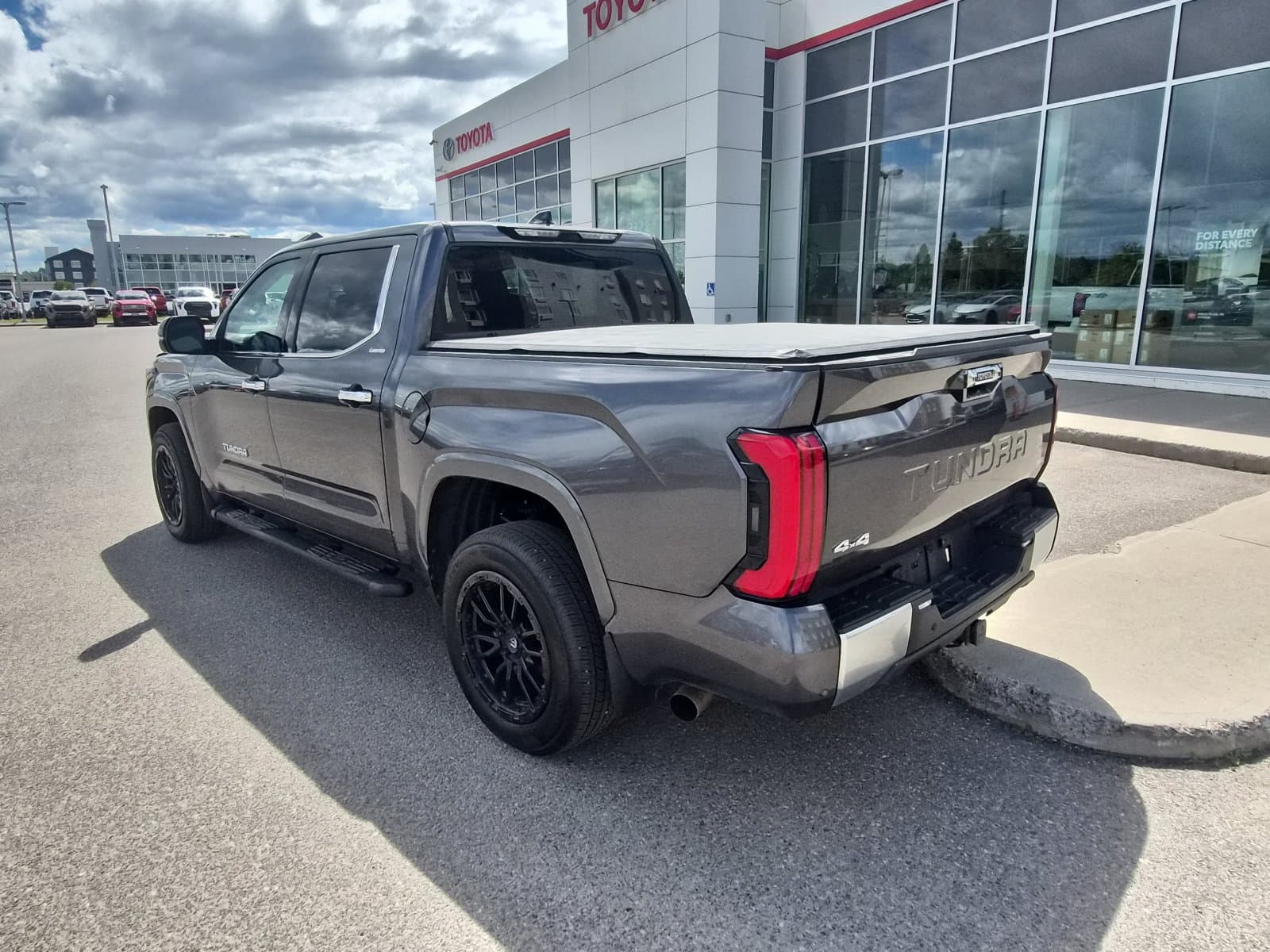 Toyota Tundra 4X4 2022 — photo 4