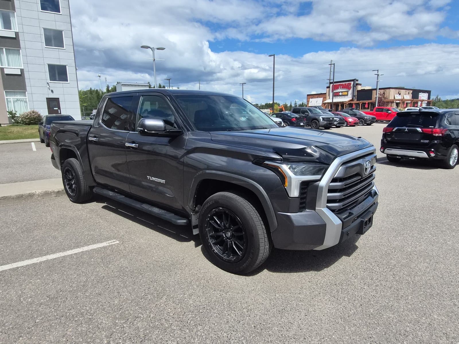 Toyota Tundra 4X4 2022 — photo 8