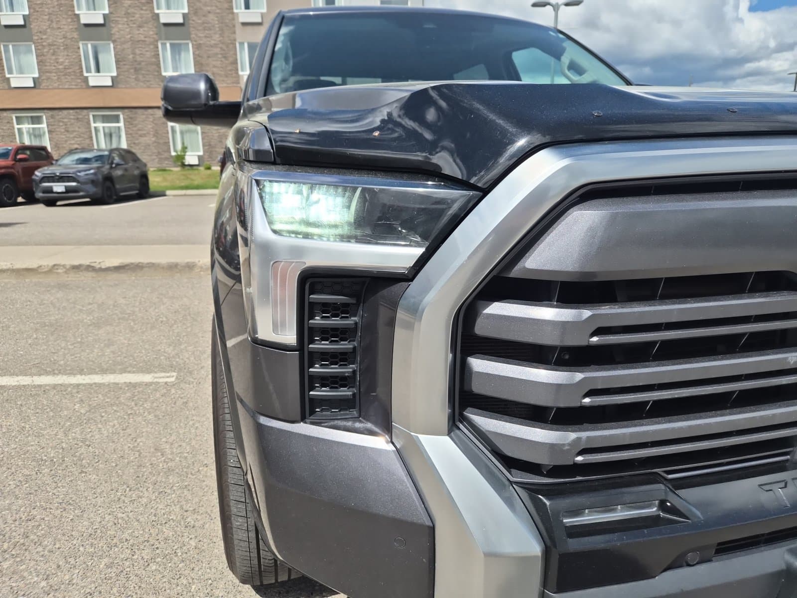 Toyota Tundra 4X4 2022 — photo 13