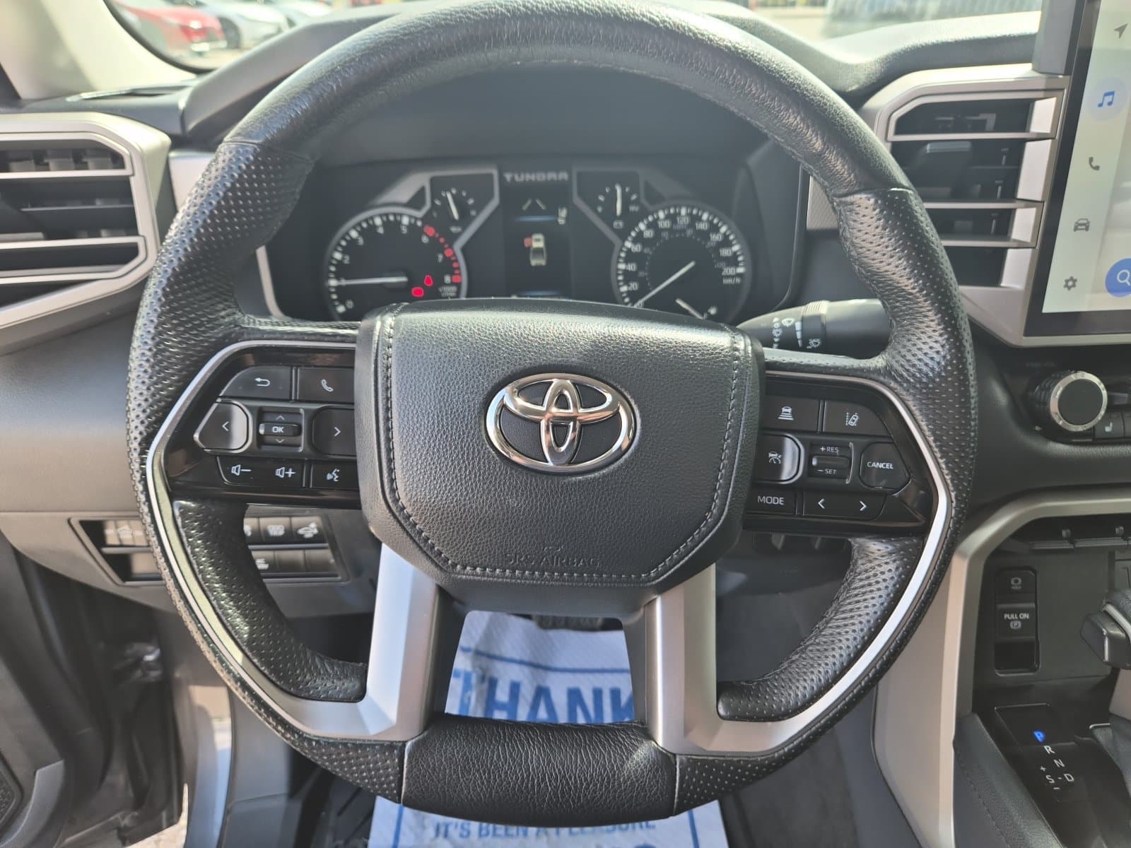 Toyota Tundra 4X4 2022 — photo 16