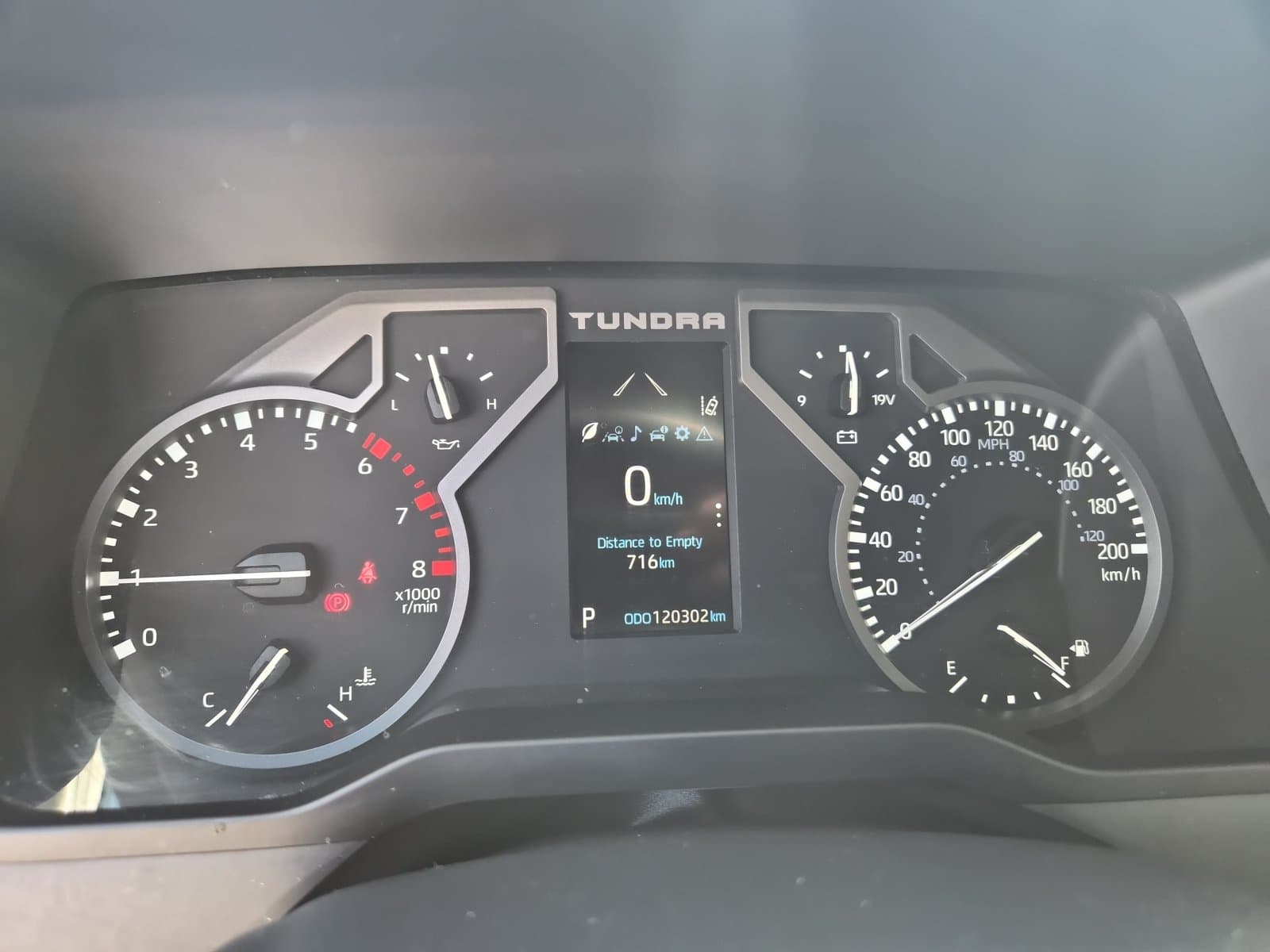 Toyota Tundra 4X4 2022 — photo 17