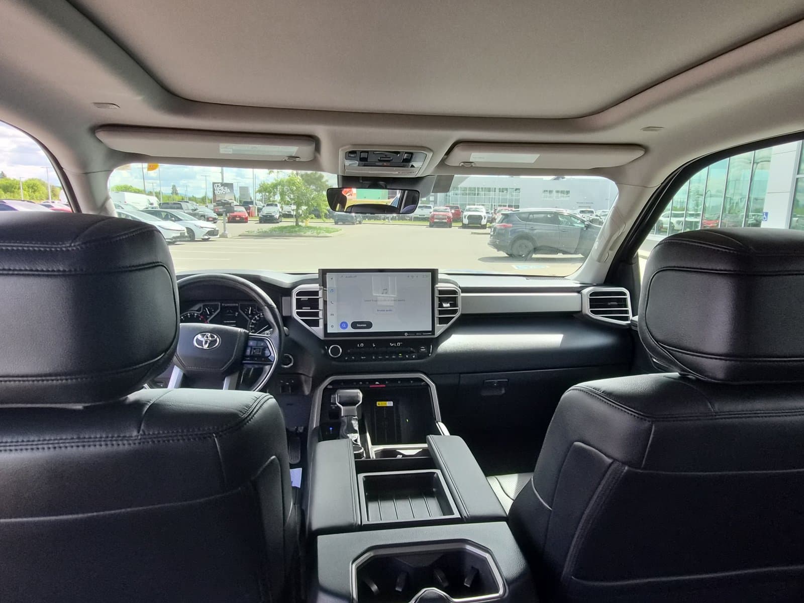 Toyota Tundra 4X4 2022 — photo 24