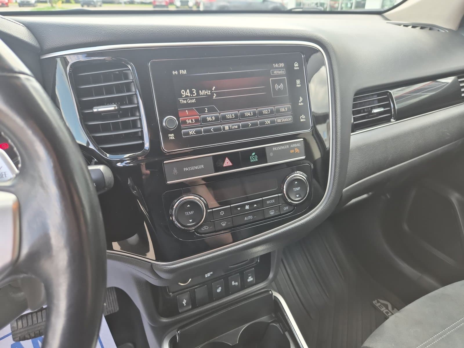 Mitsubishi Outlander PHEV 2019 — photo 17