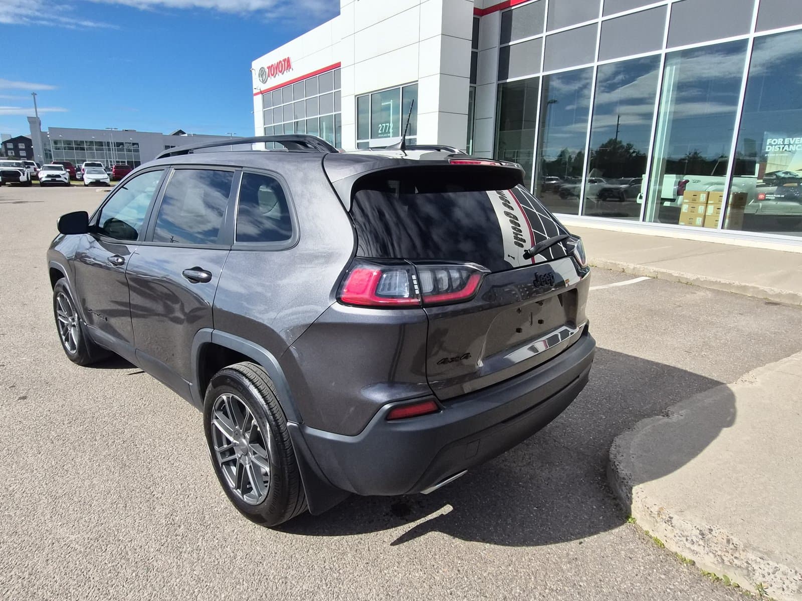 Jeep Cherokee 2022 — photo 4