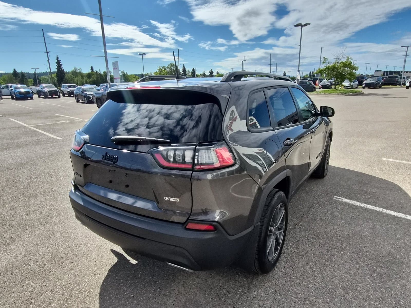 Jeep Cherokee 2022 — photo 6