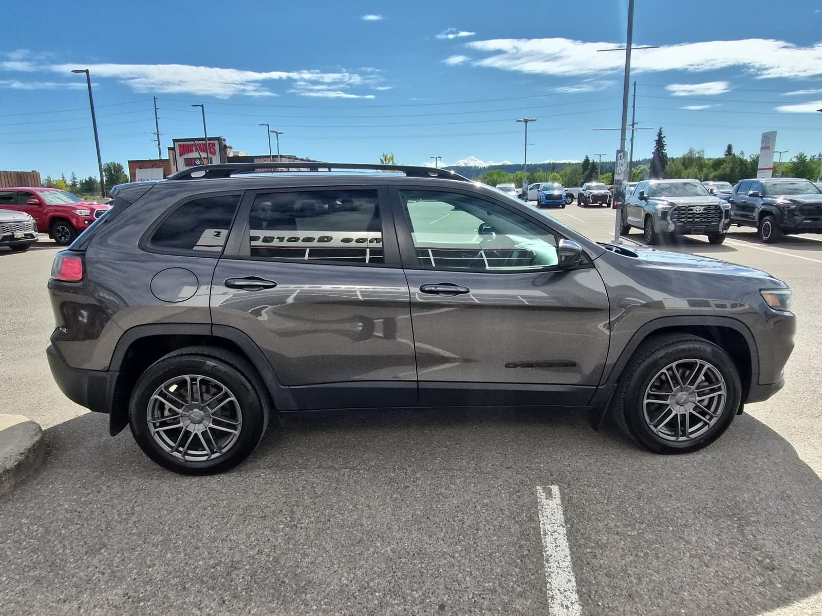 Jeep Cherokee 2022 — photo 7