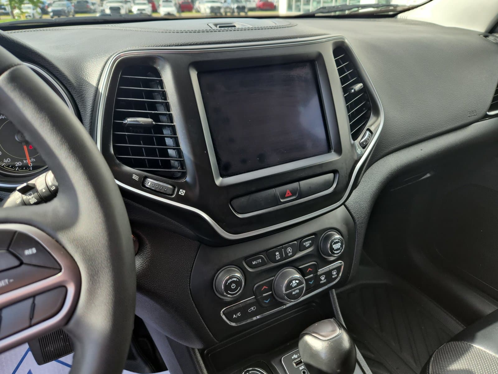 Jeep Cherokee 2022 — photo 18