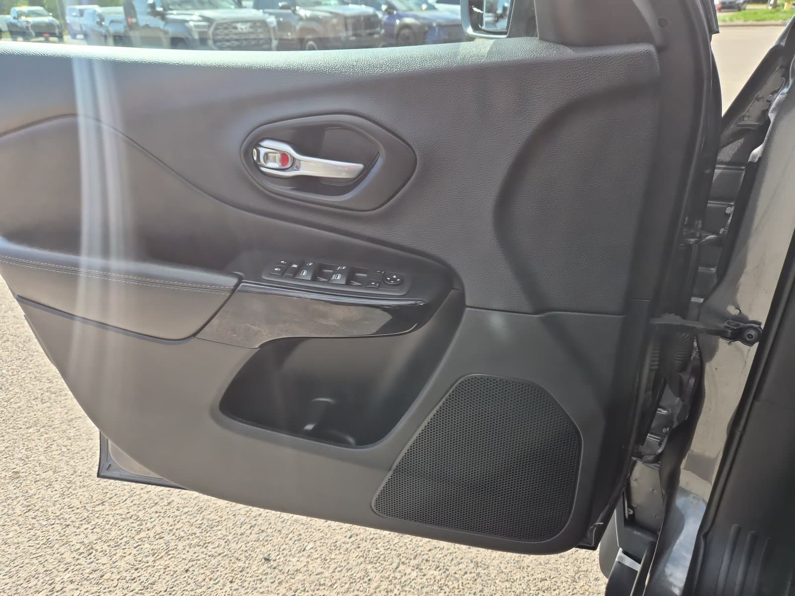 Jeep Cherokee 2022 — photo 19