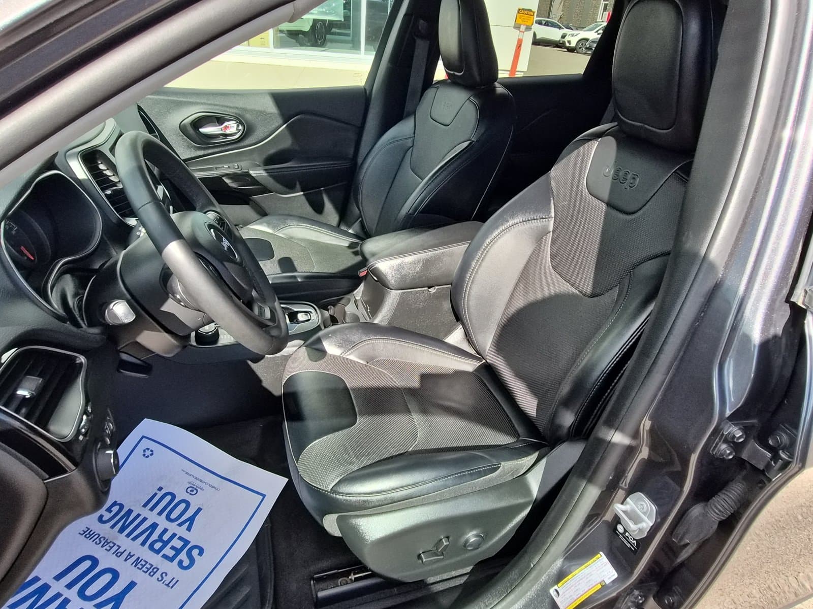 Jeep Cherokee 2022 — photo 23