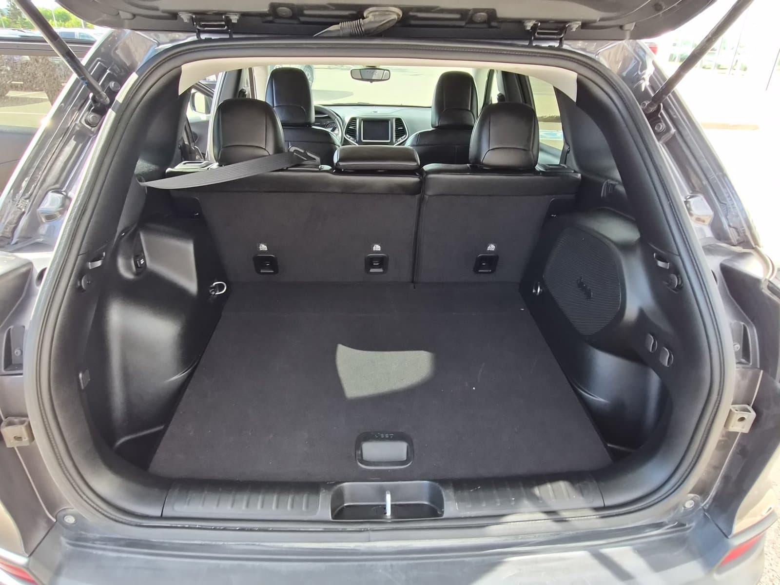 Jeep Cherokee 2022 — photo 26