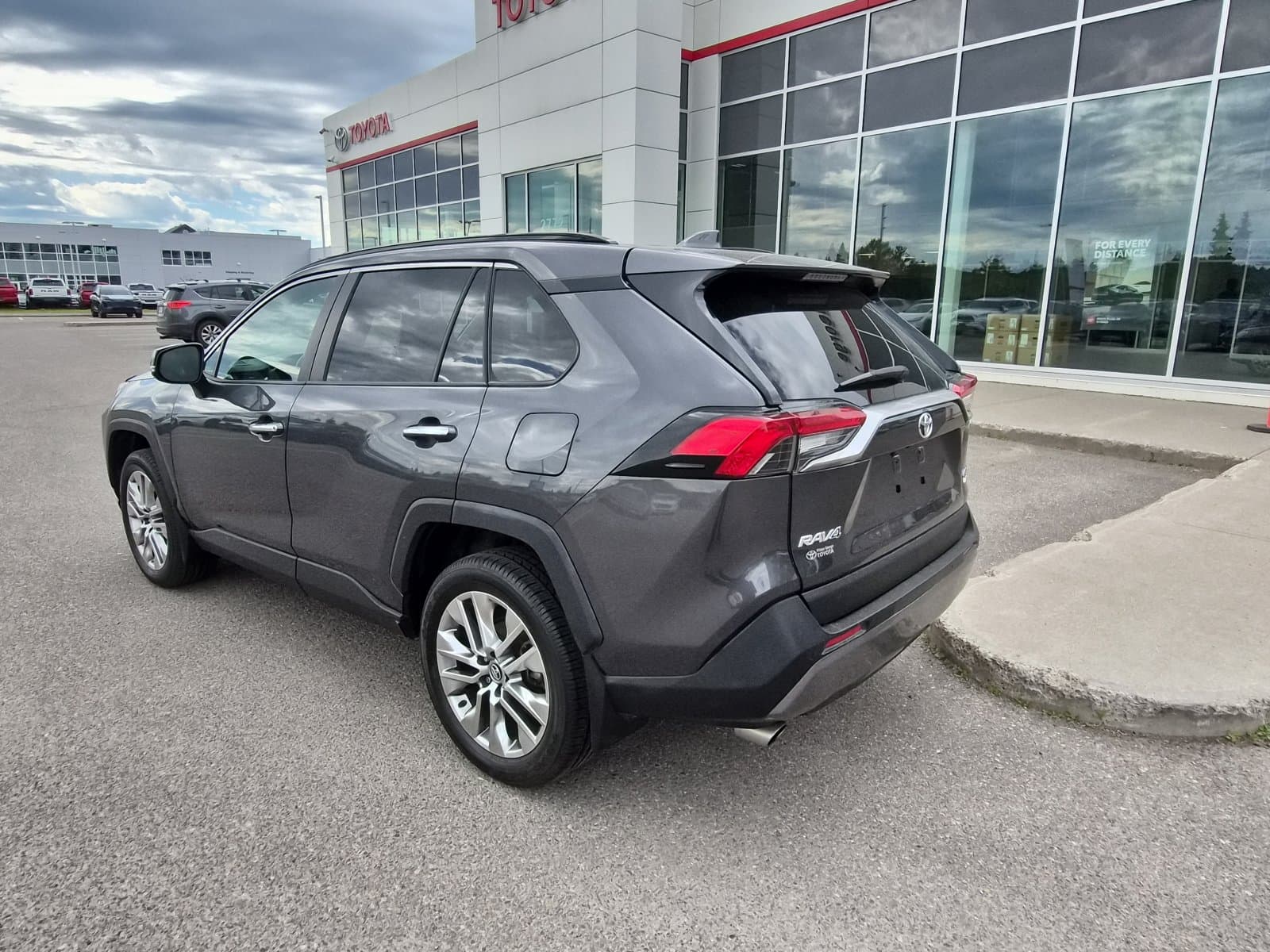 Toyota RAV4 2019 — photo 4