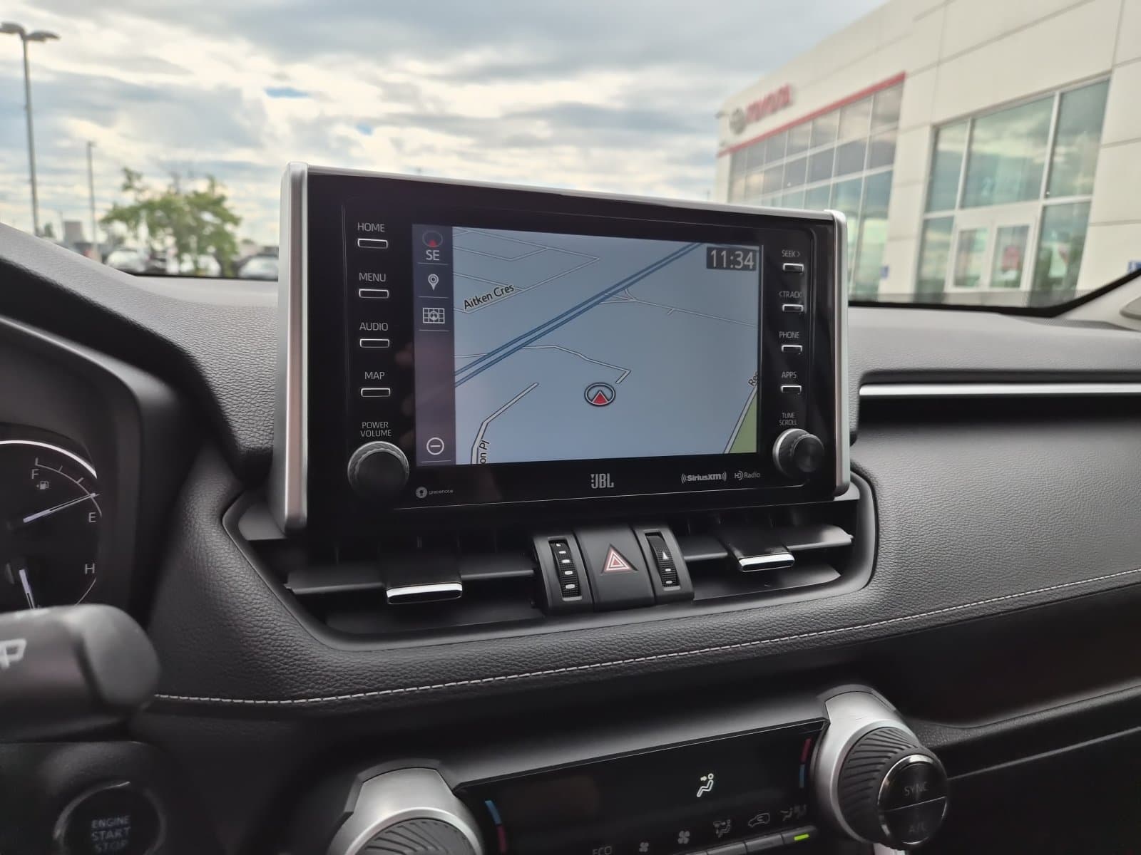 Toyota RAV4 2019 — photo 18