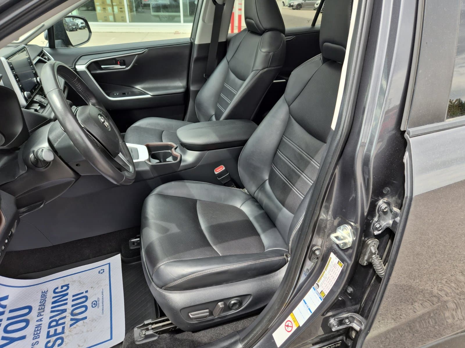 Toyota RAV4 2019 — photo 23