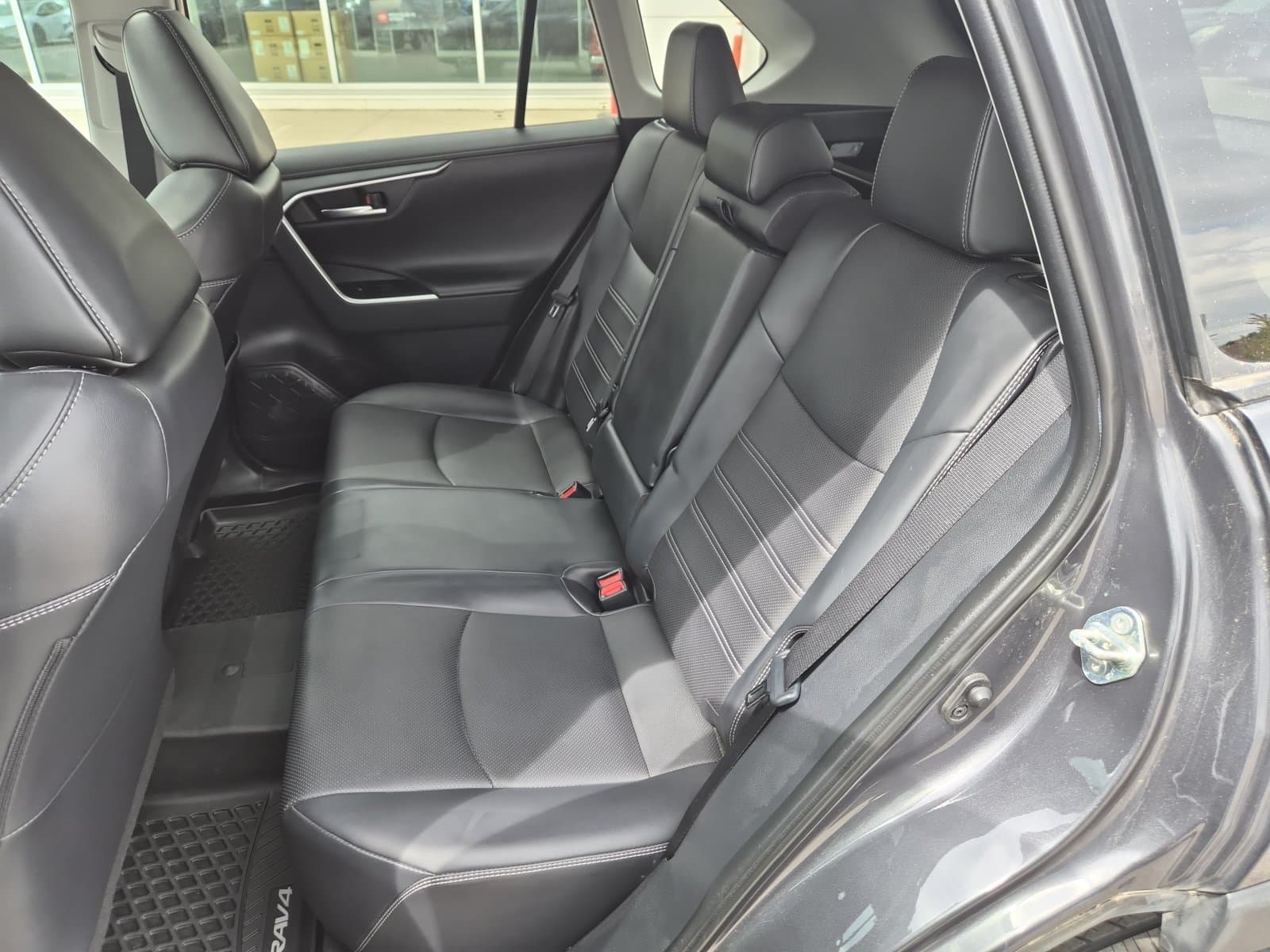 Toyota RAV4 2019 — photo 24