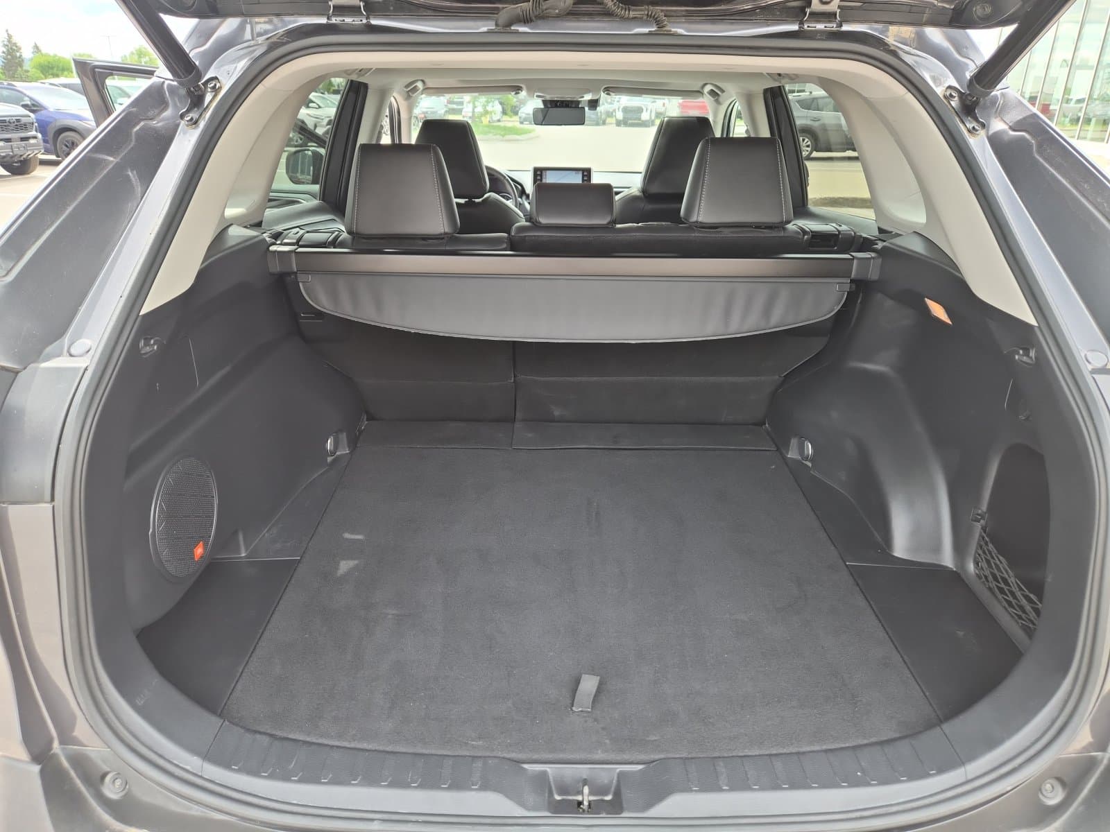 Toyota RAV4 2019 — photo 25