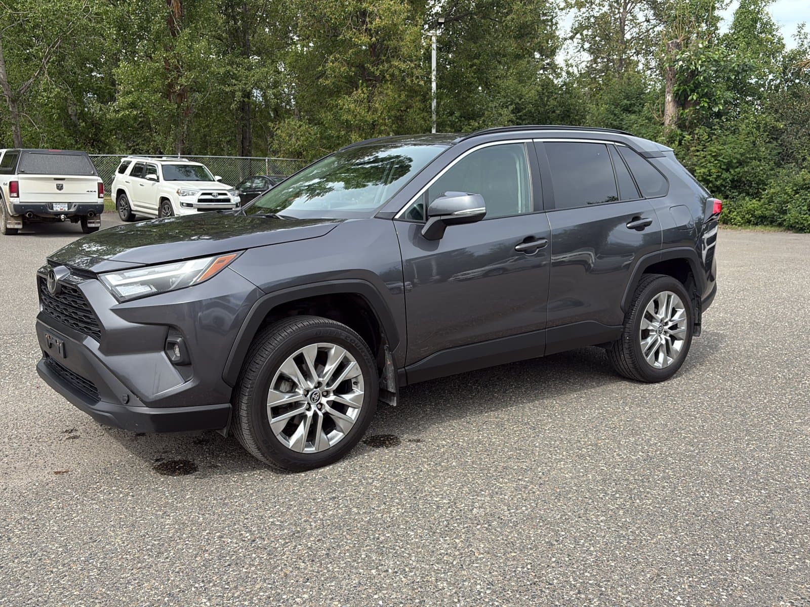 Toyota RAV4 2023 — photo 2
