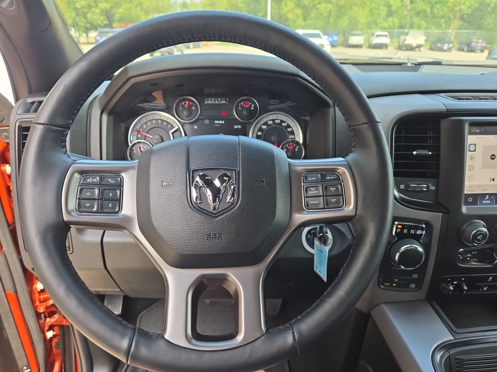 Ram 1500 Classic 2023 — photo 15