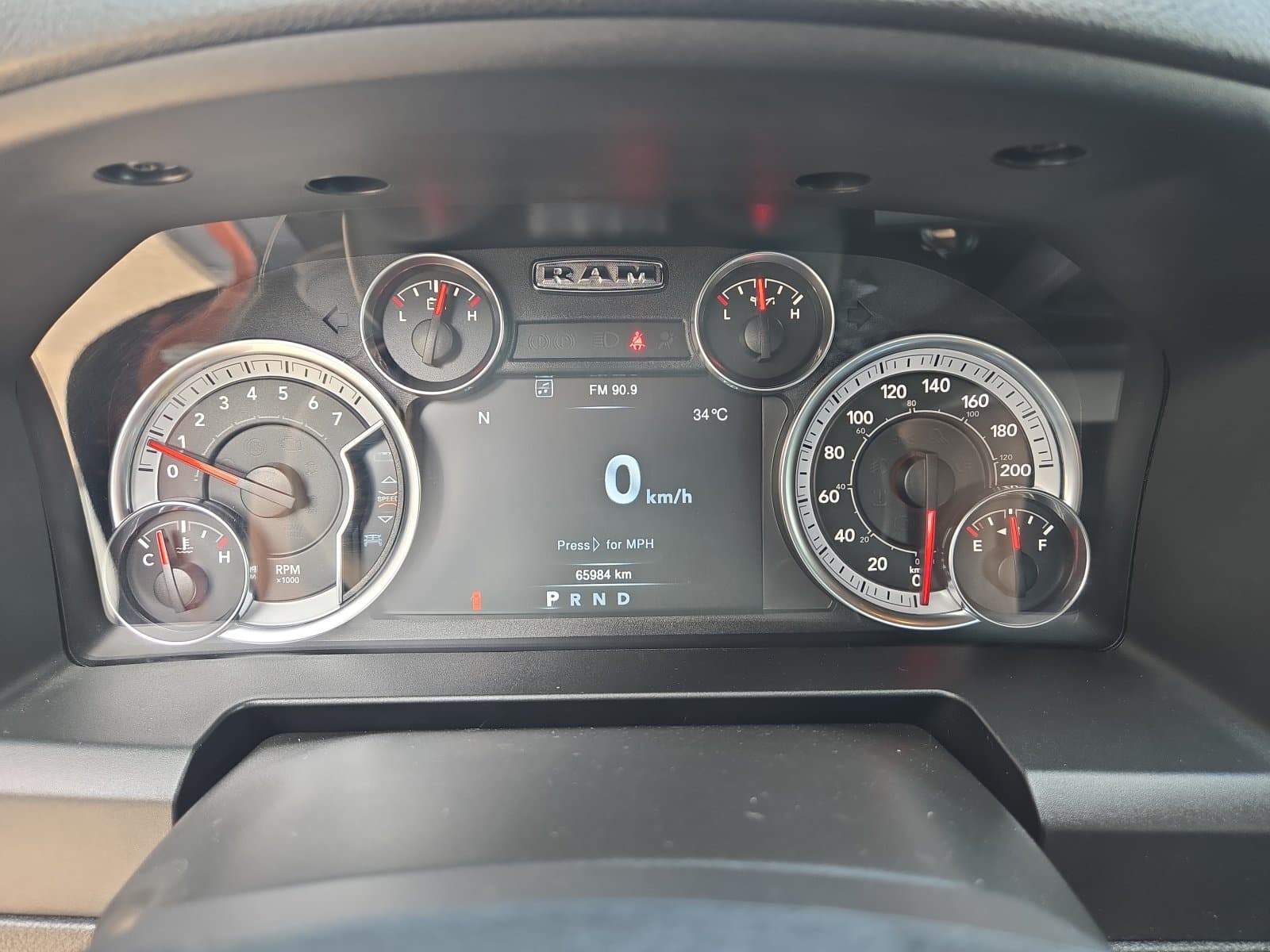 Ram 1500 Classic 2023 — photo 16