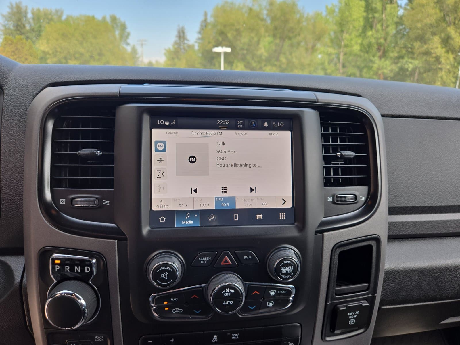Ram 1500 Classic 2023 — photo 17