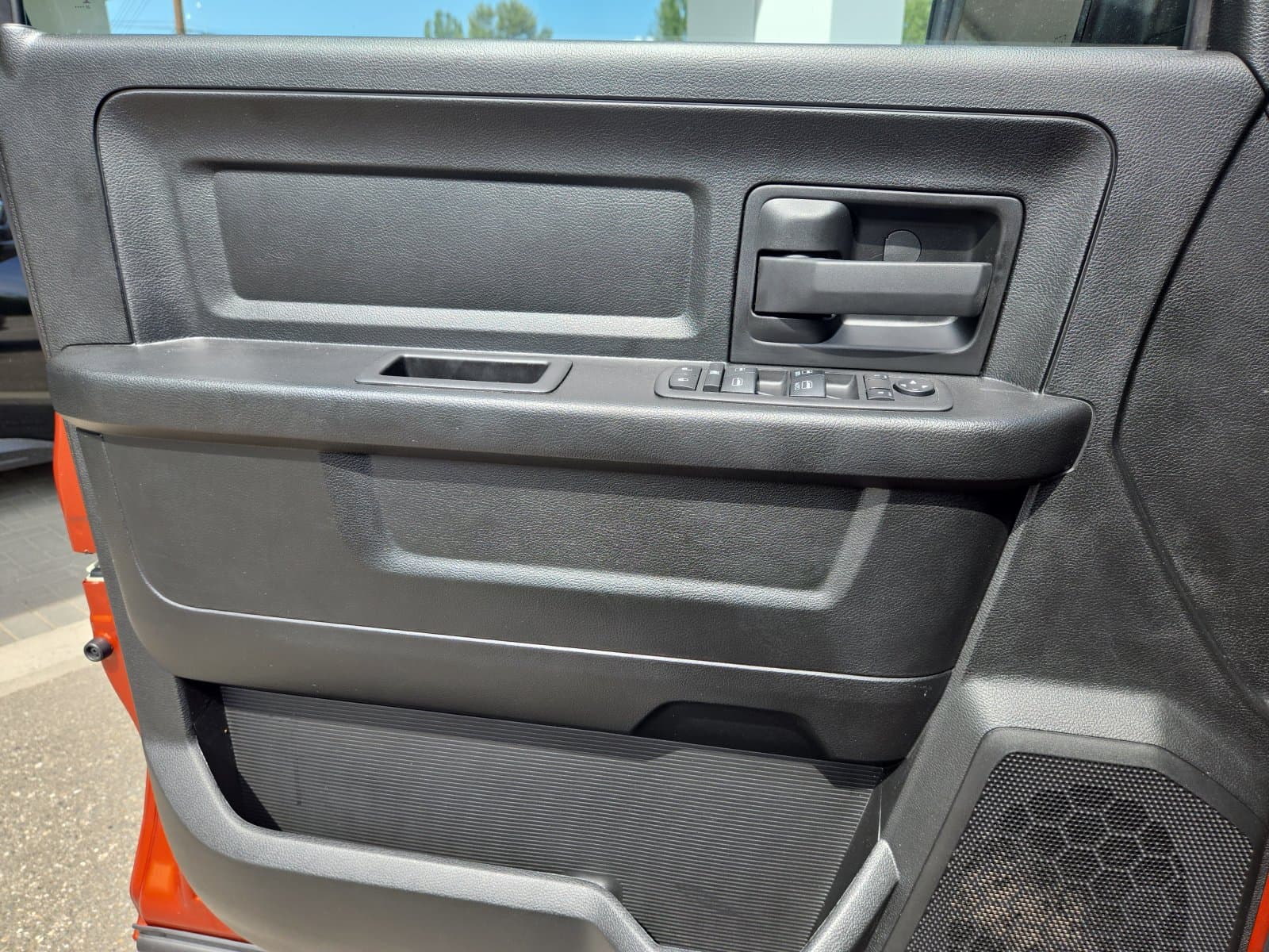 Ram 1500 Classic 2023 — photo 18