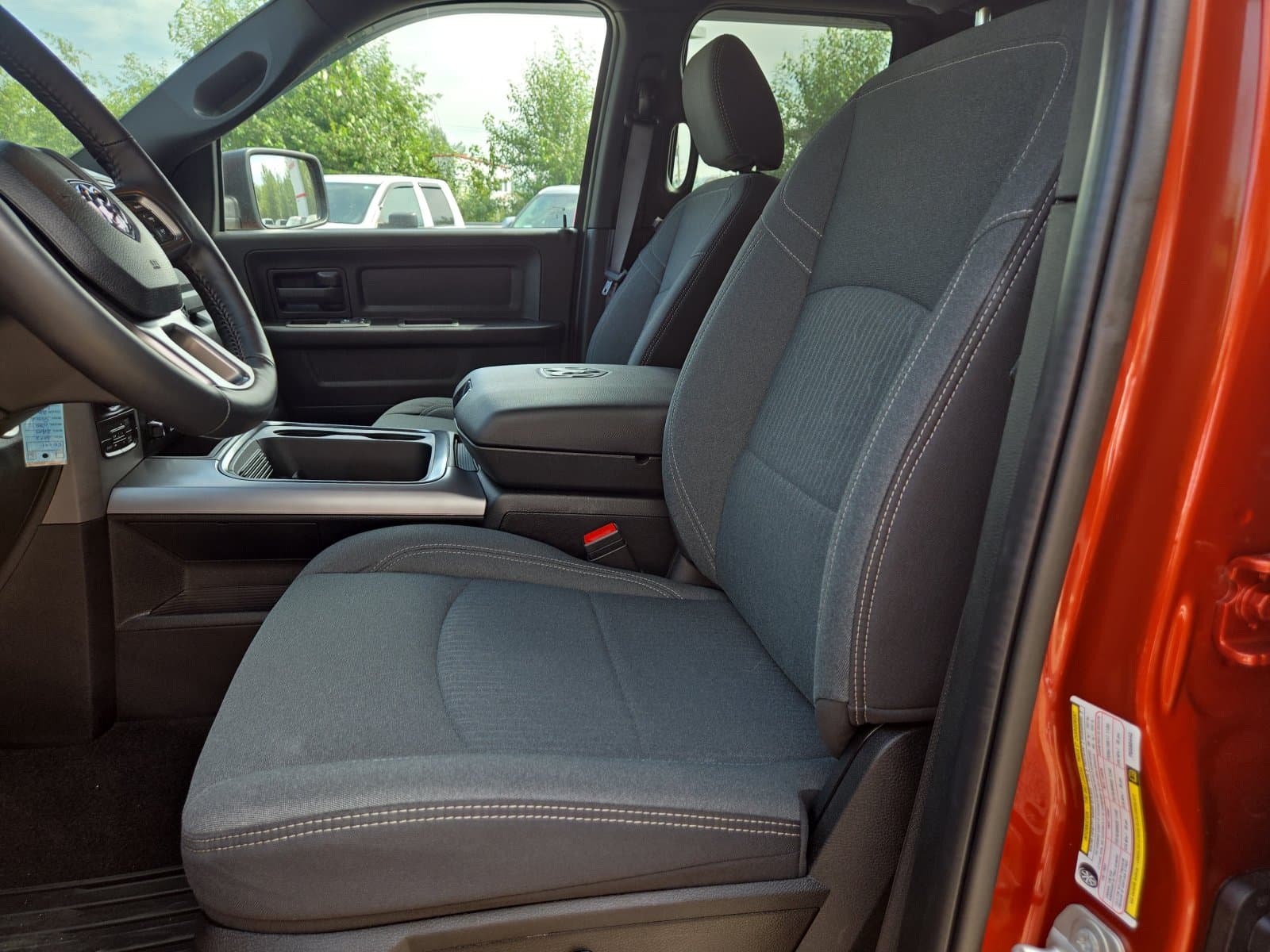Ram 1500 Classic 2023 — photo 21