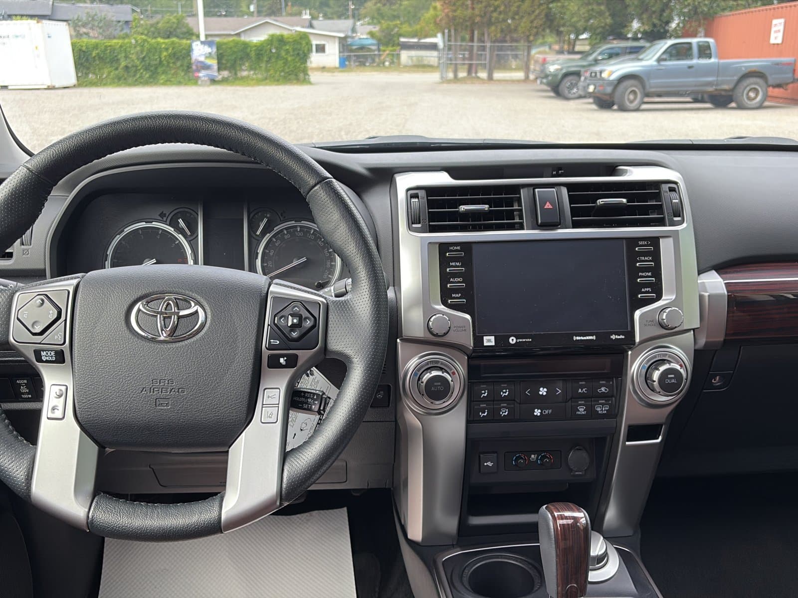 Toyota 4Runner 2023 — photo 3
