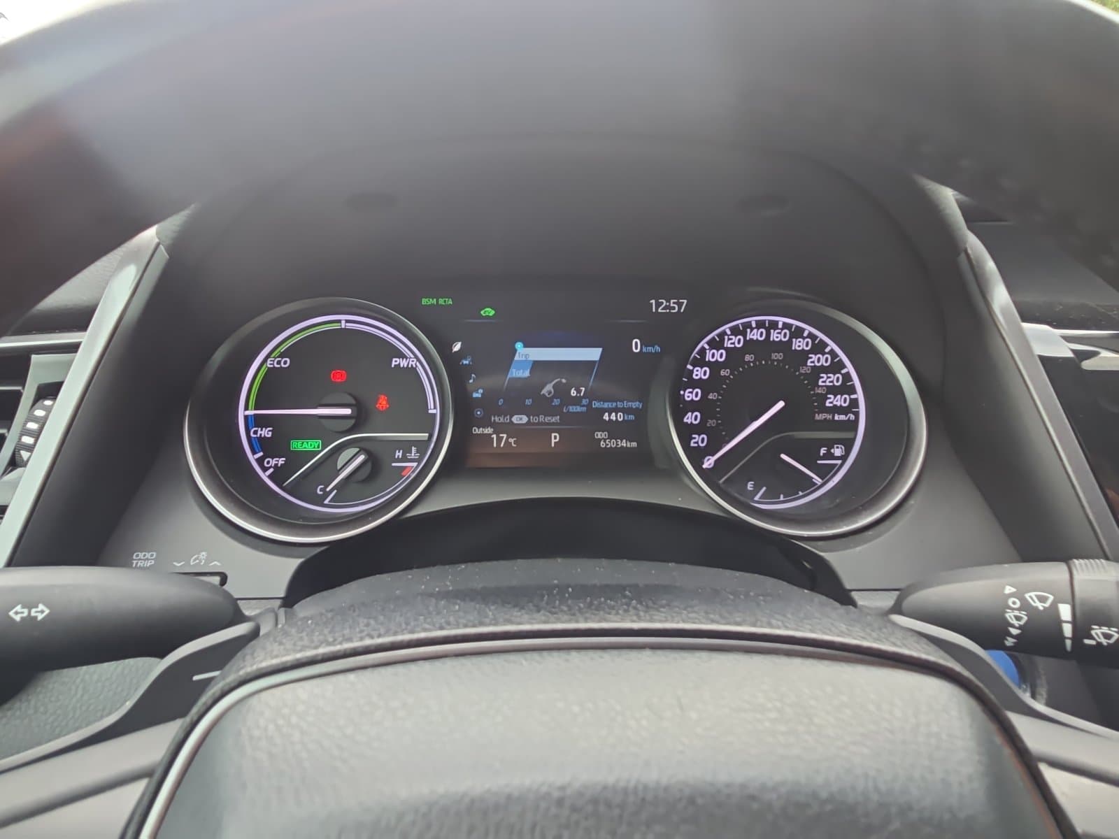 Toyota Camry Hybrid 2023 — photo 16