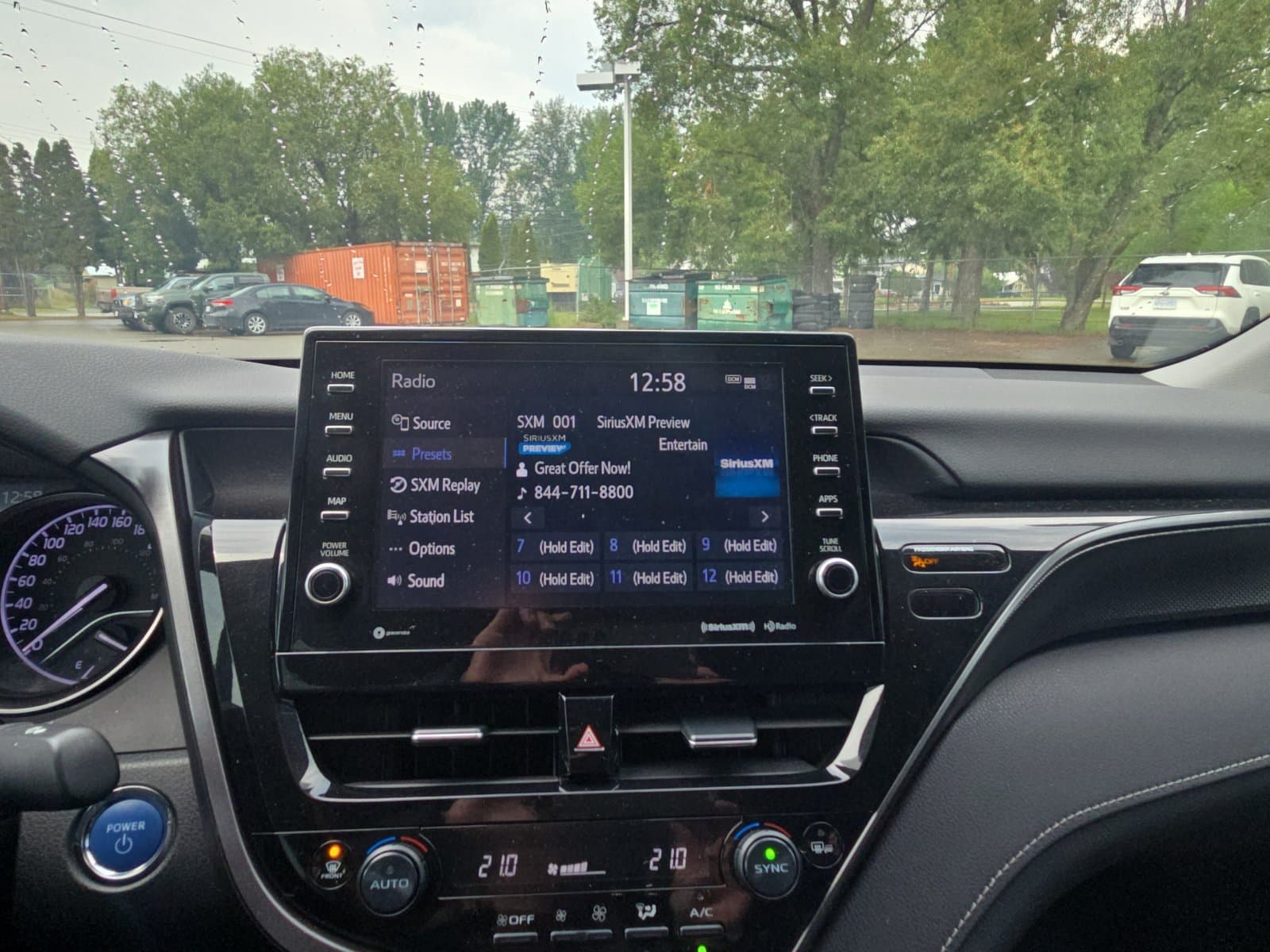 Toyota Camry Hybrid 2023 — photo 17