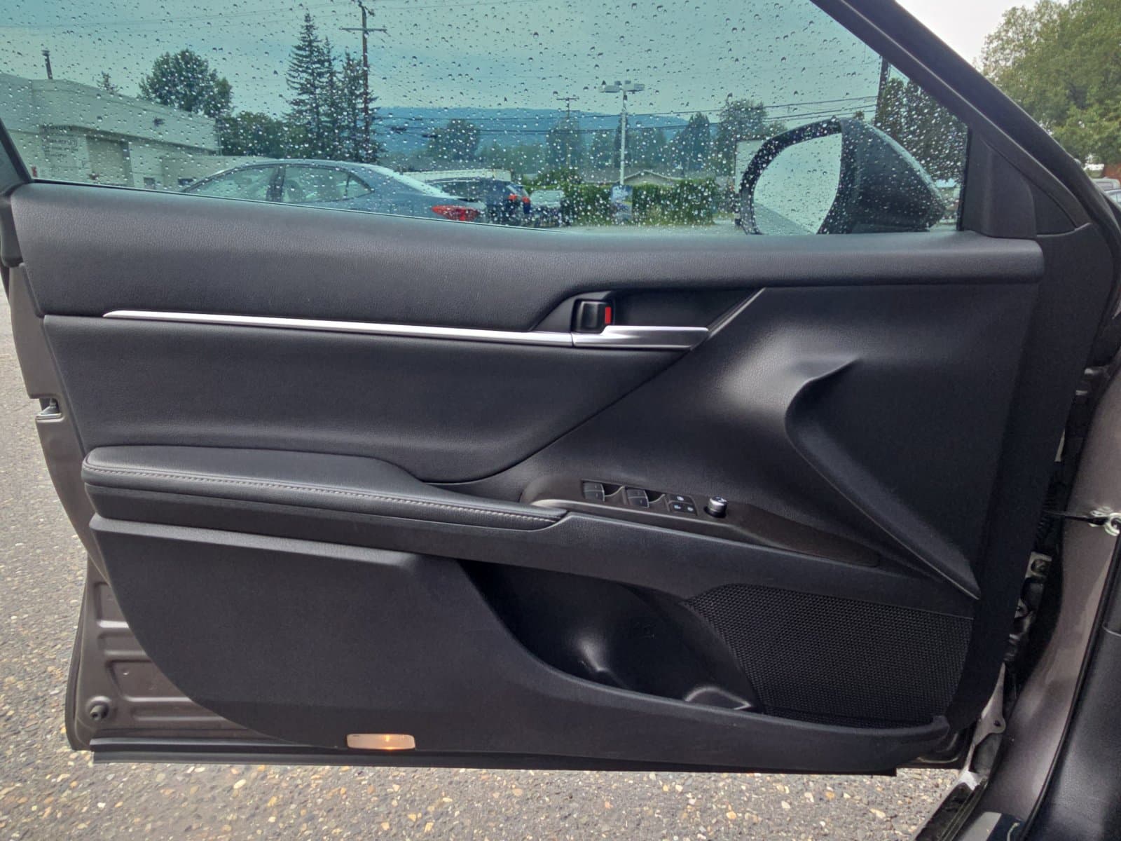 Toyota Camry Hybrid 2023 — photo 18