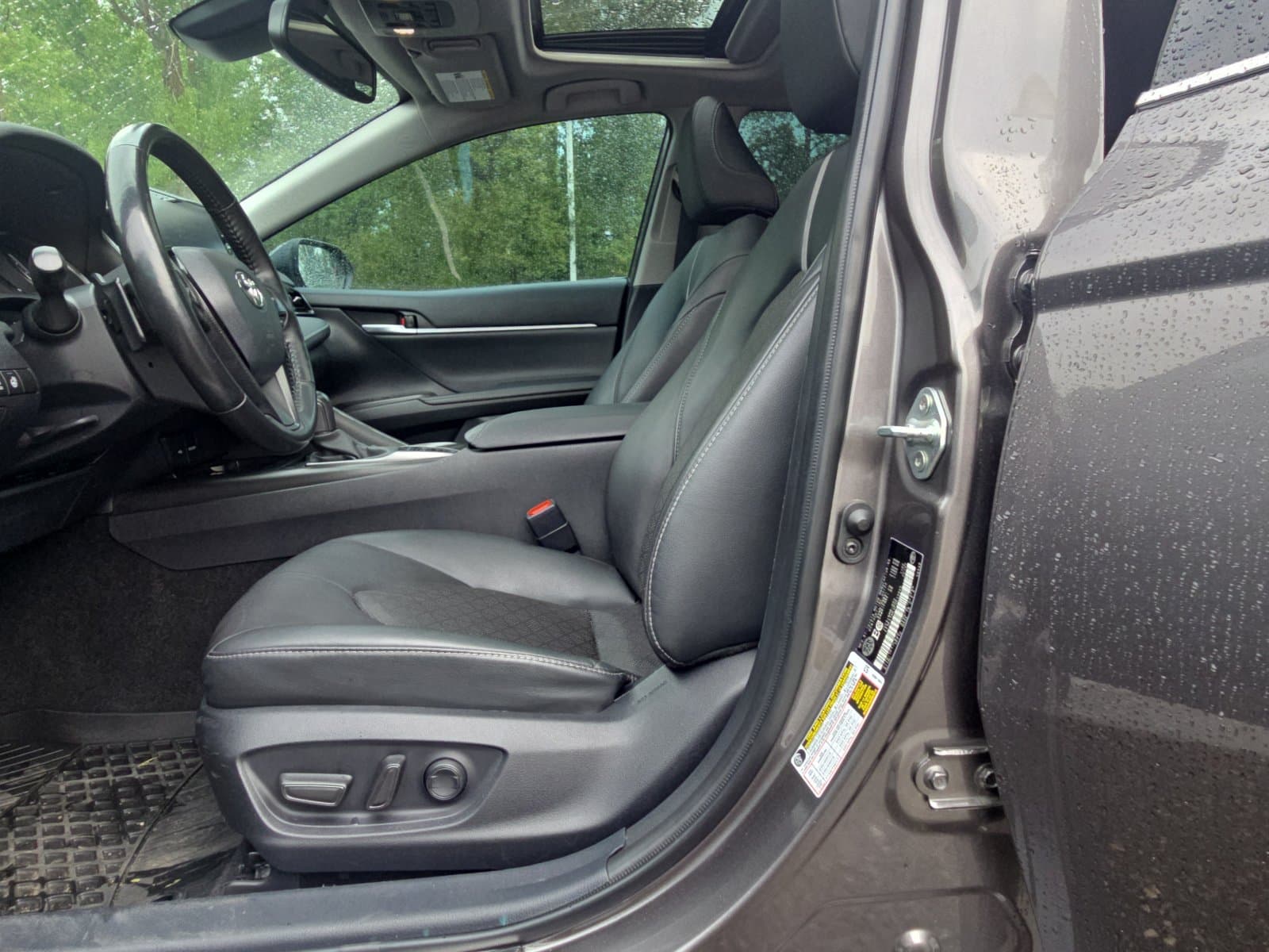 Toyota Camry Hybrid 2023 — photo 22