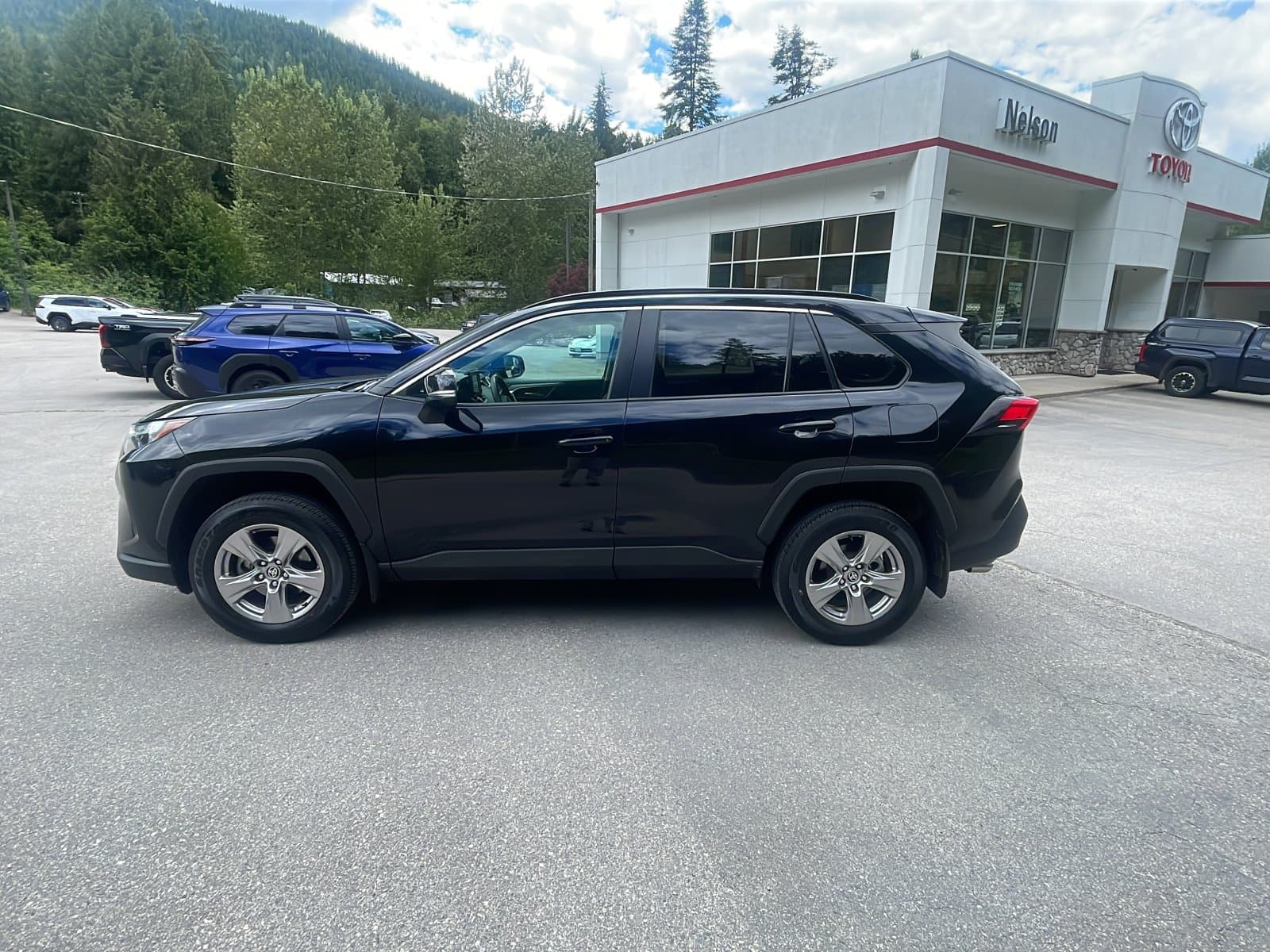 Toyota RAV4 2022 — photo 3