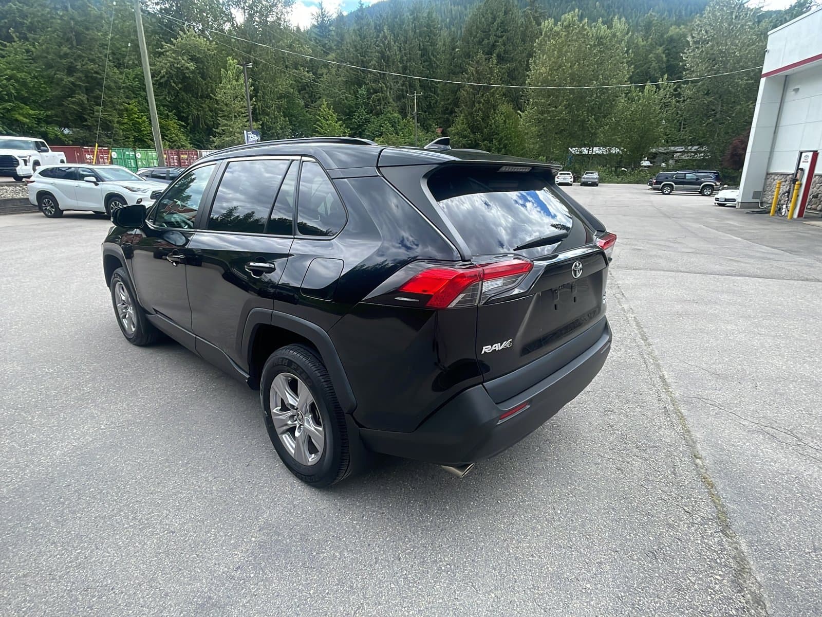 Toyota RAV4 2022 — photo 4