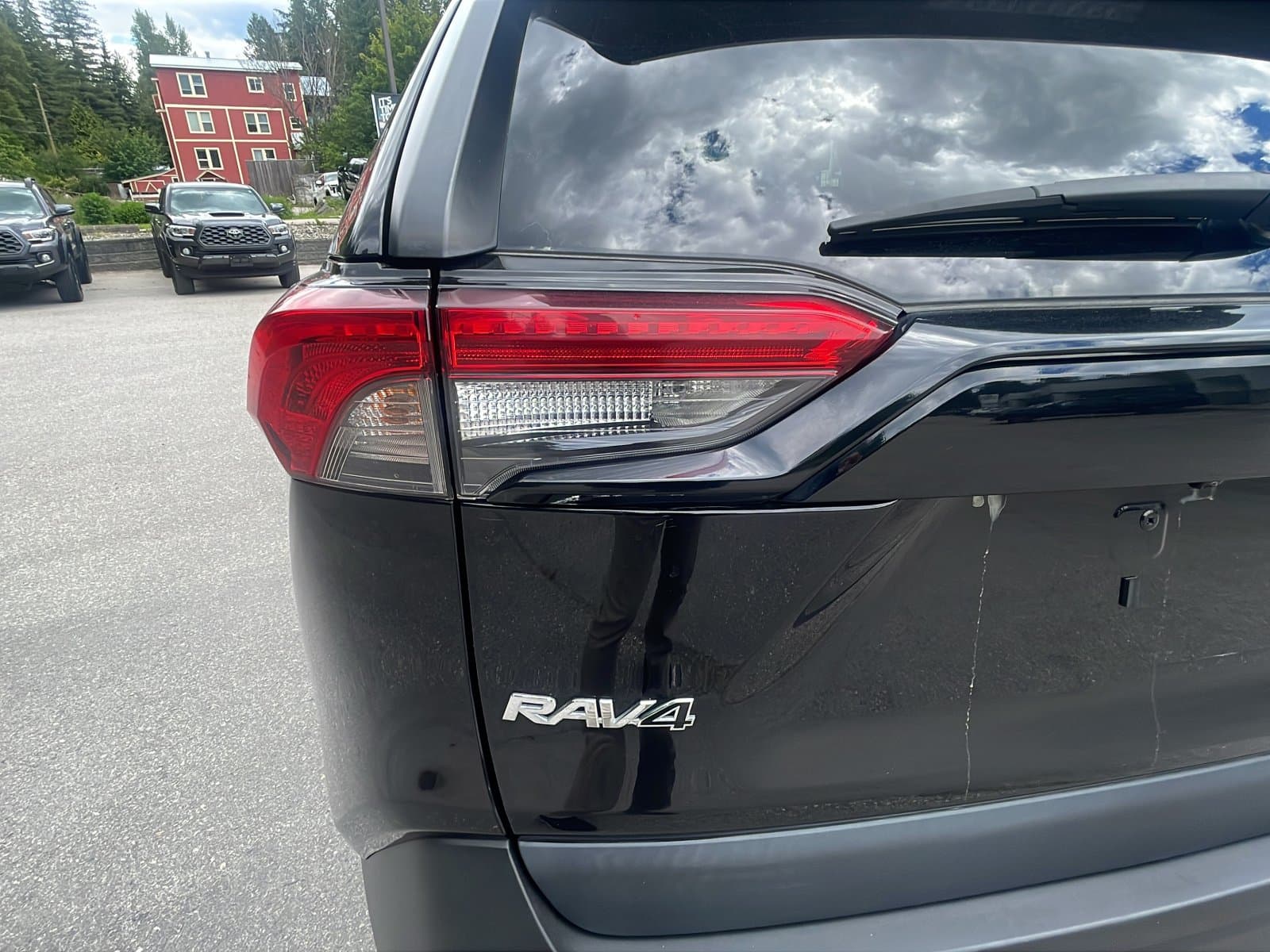 Toyota RAV4 2022 — photo 14