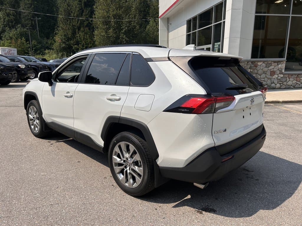 Toyota RAV4 2025 — photo 8