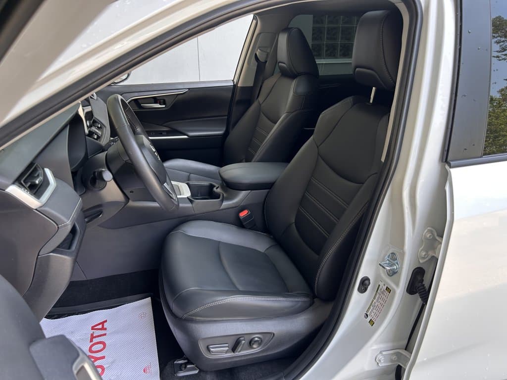 Toyota RAV4 2025 — photo 10