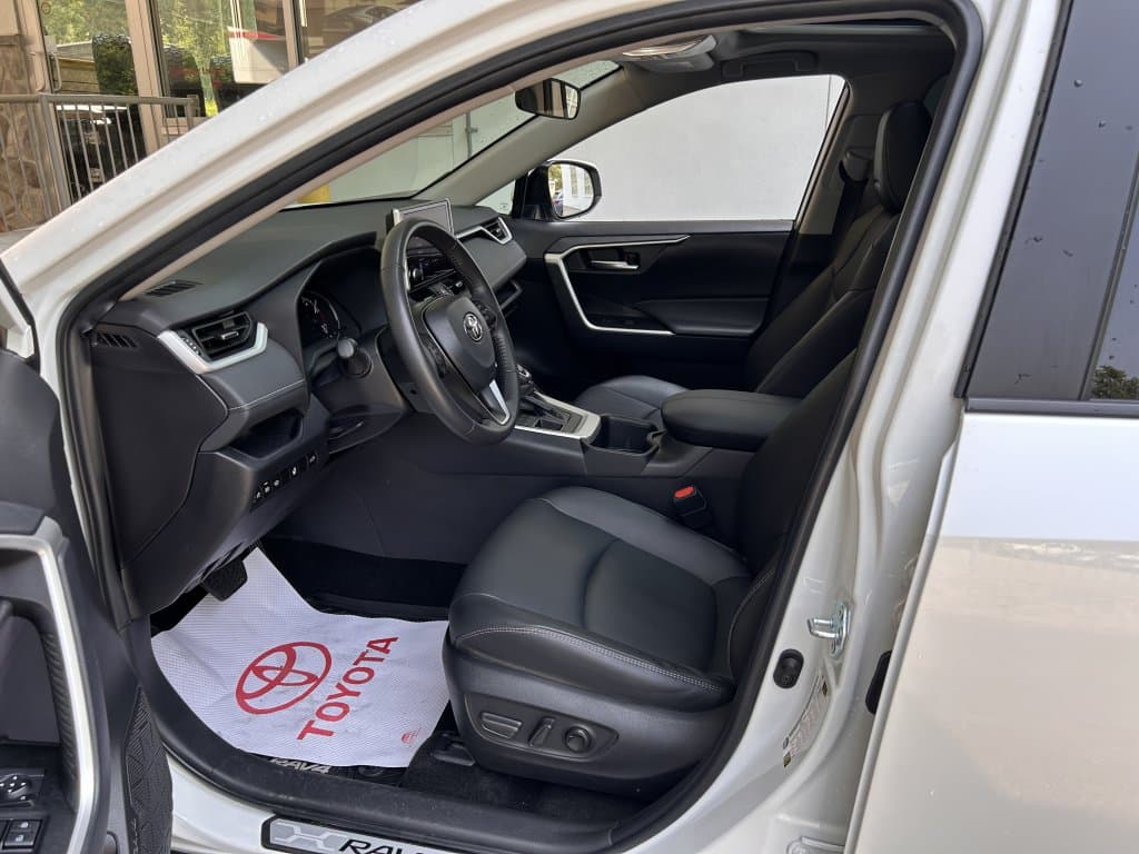 Toyota RAV4 2025 — photo 11