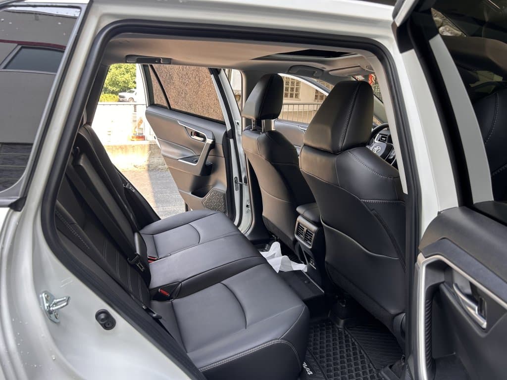 Toyota RAV4 2025 — photo 24