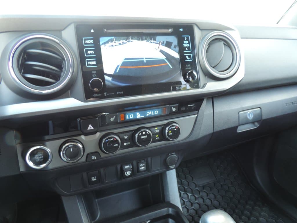 Toyota Tacoma 2018 — photo 16