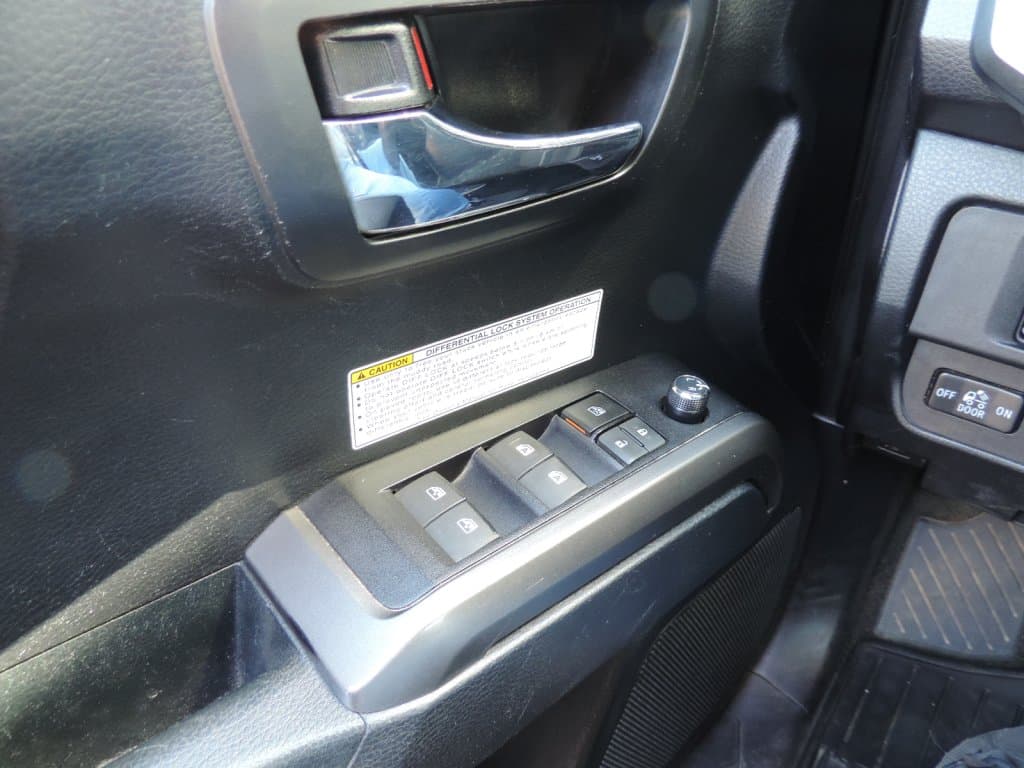 Toyota Tacoma 2018 — photo 19