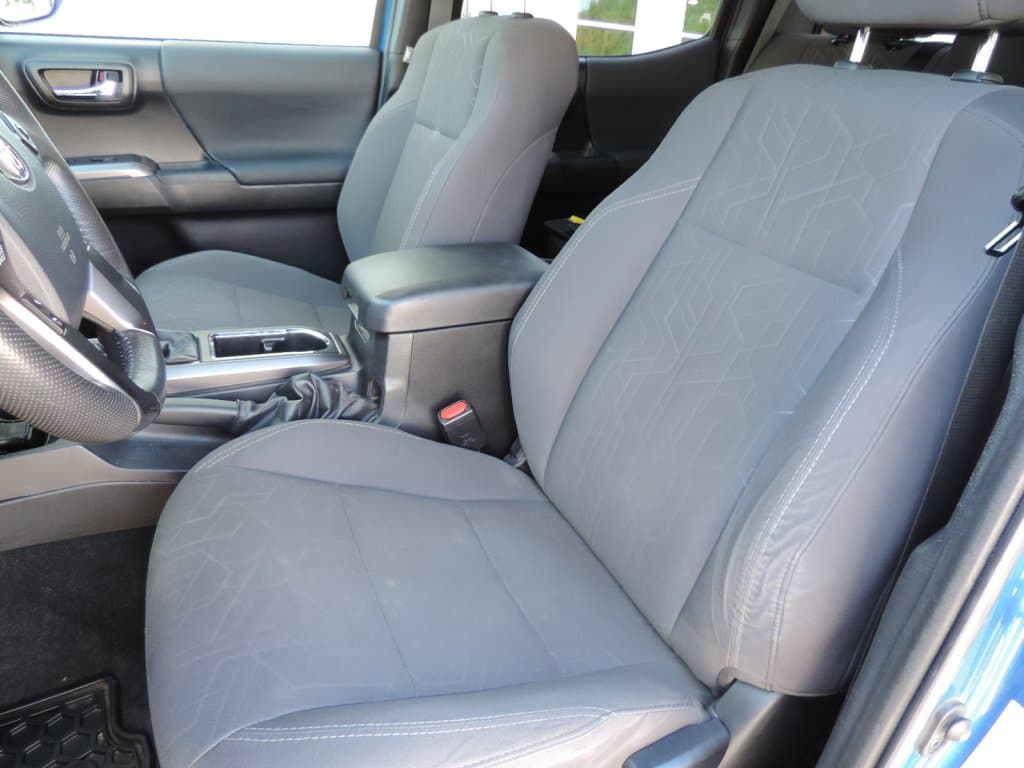 Toyota Tacoma 2018 — photo 12