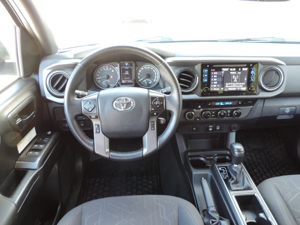 Toyota Tacoma 2018 — photo 13