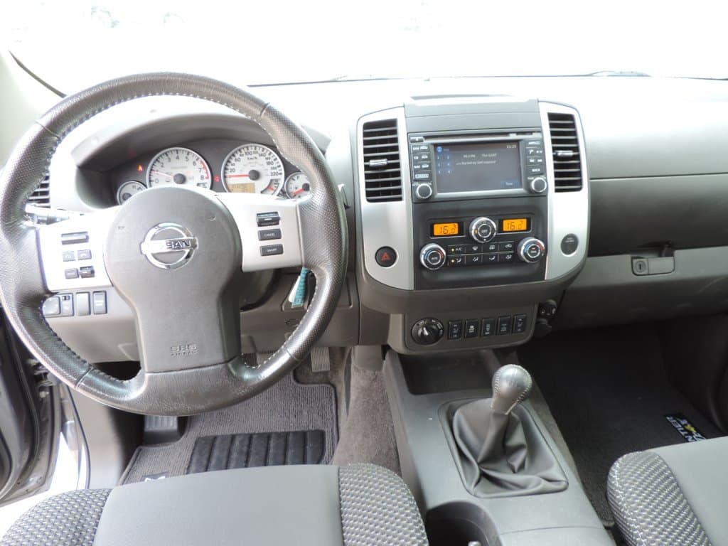Nissan Frontier 2017 — photo 12
