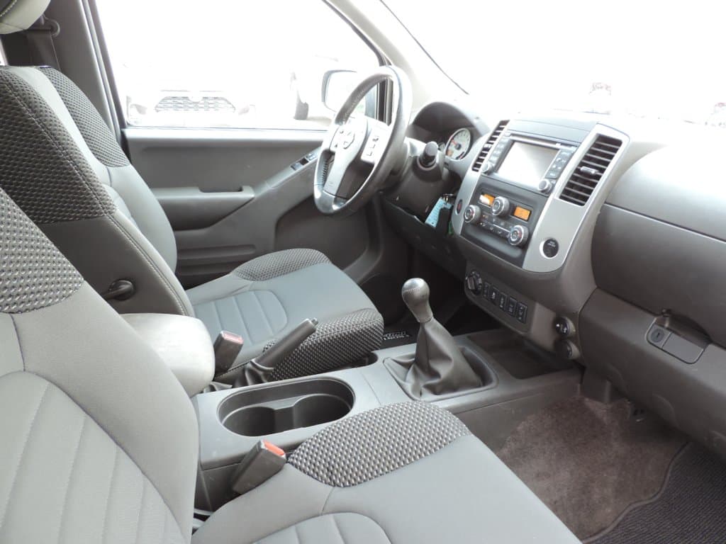 Nissan Frontier 2017 — photo 17