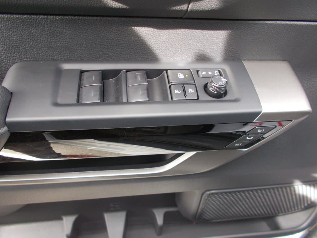 Toyota Tundra 2025 — photo 11