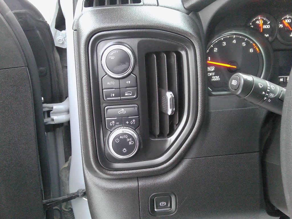 GMC Sierra 1500 2024 — photo 10