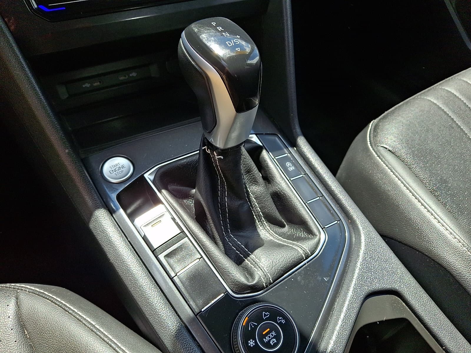 Volkswagen Tiguan 2023 — photo 33