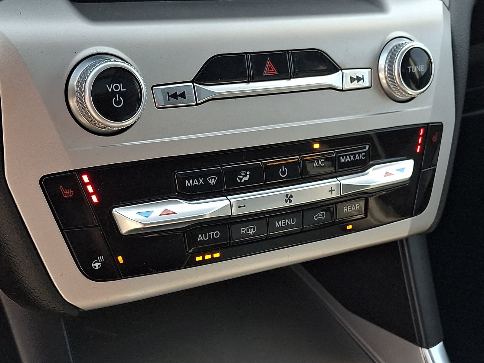 Ford Explorer 2022 — photo 39